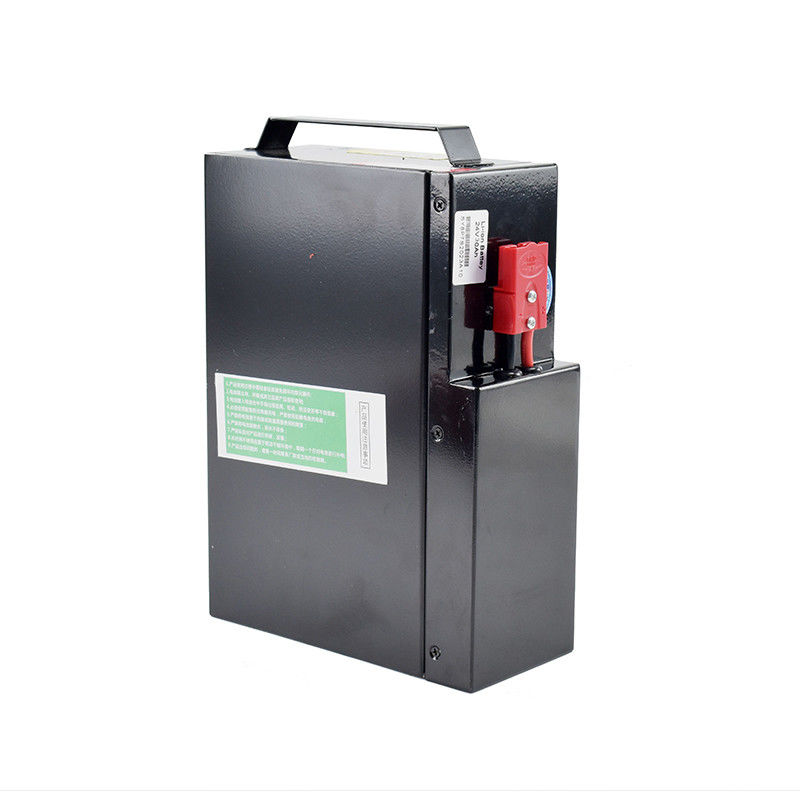 Black Forklift Lithium Baterai 24V Tegangan Teknologi Lanjutan Untuk Kinerja Optimal